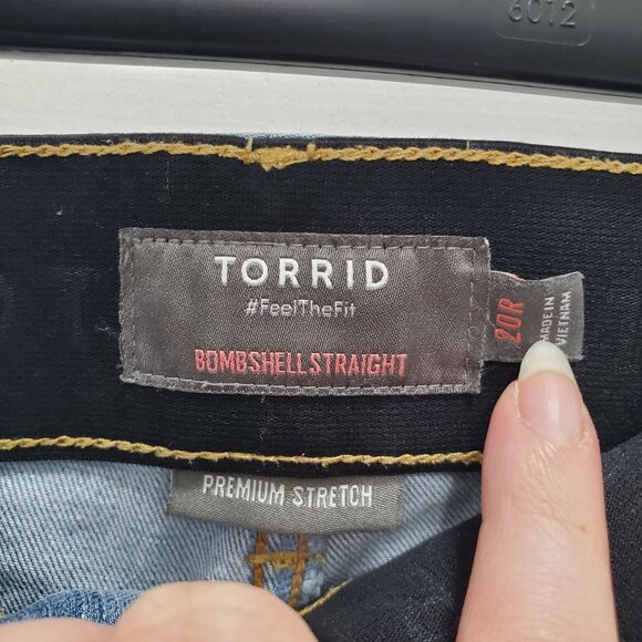 Torrid Bombshell Straight Woman's Light Wash Distressed Stretch Jeans Plus 20R‎ - Picture 5 of 7